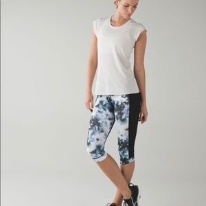 Lululemon Stop At Nothing crop leggings. Size 4